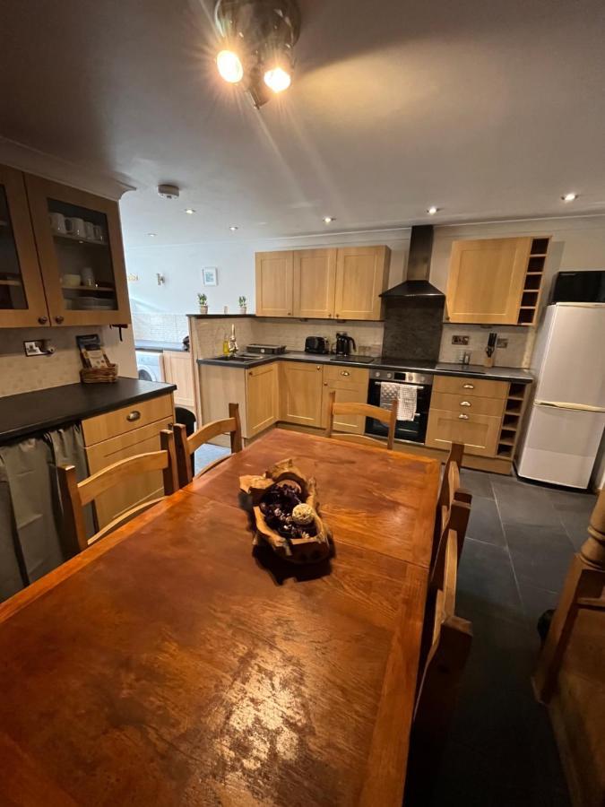 Pet Friendly Cottage Pool エクステリア 写真